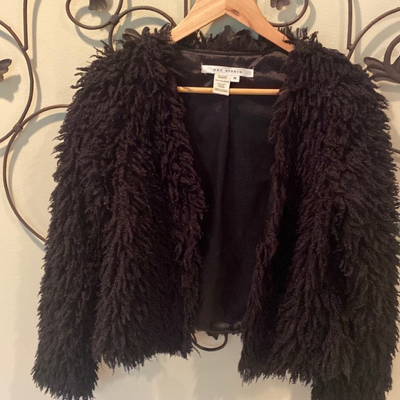 Gently used black crop jacket - Picture 1 of 5